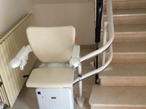 Installazione sedia SERVOSCALA per anziani